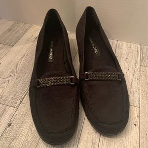 Gloria Vanderbilt Womens size 6.5 M Black Faux Suede Loafers